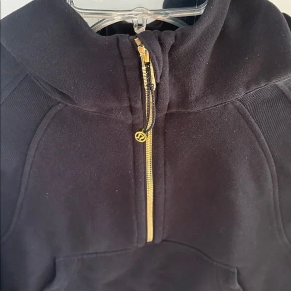 Lululemon scuba half-zip - Picture 2 of 2